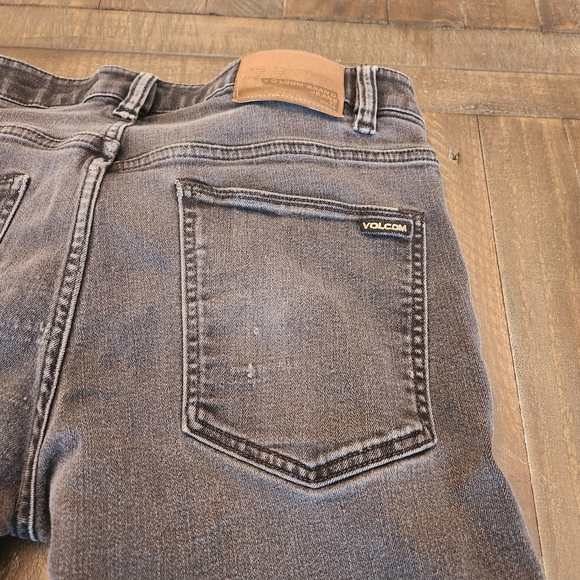 Volcom modern straight dark wash jeans Size 32 - Picture 5 of 7